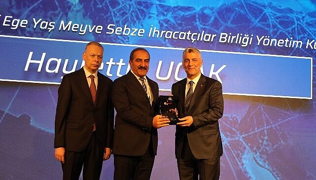 Türkiye’nin en iyi UR-GE Projesine Egeli yaş meyve sebze ihracatçıları imza attı