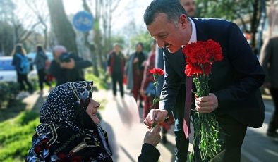 Kocaeli Büyükşehir Belediye Başkanı Tahir Büyükakın : Mutlu annelerle mutlu gelecek inşa ediyoruz