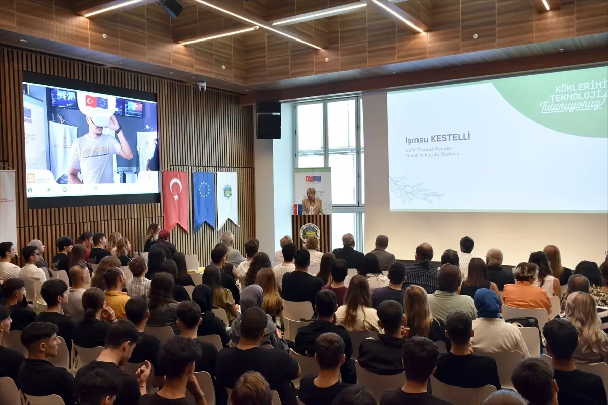 İzmir’de Kadın ve Genç Çiftçilere Tarımda Teknoloji Eğitimi