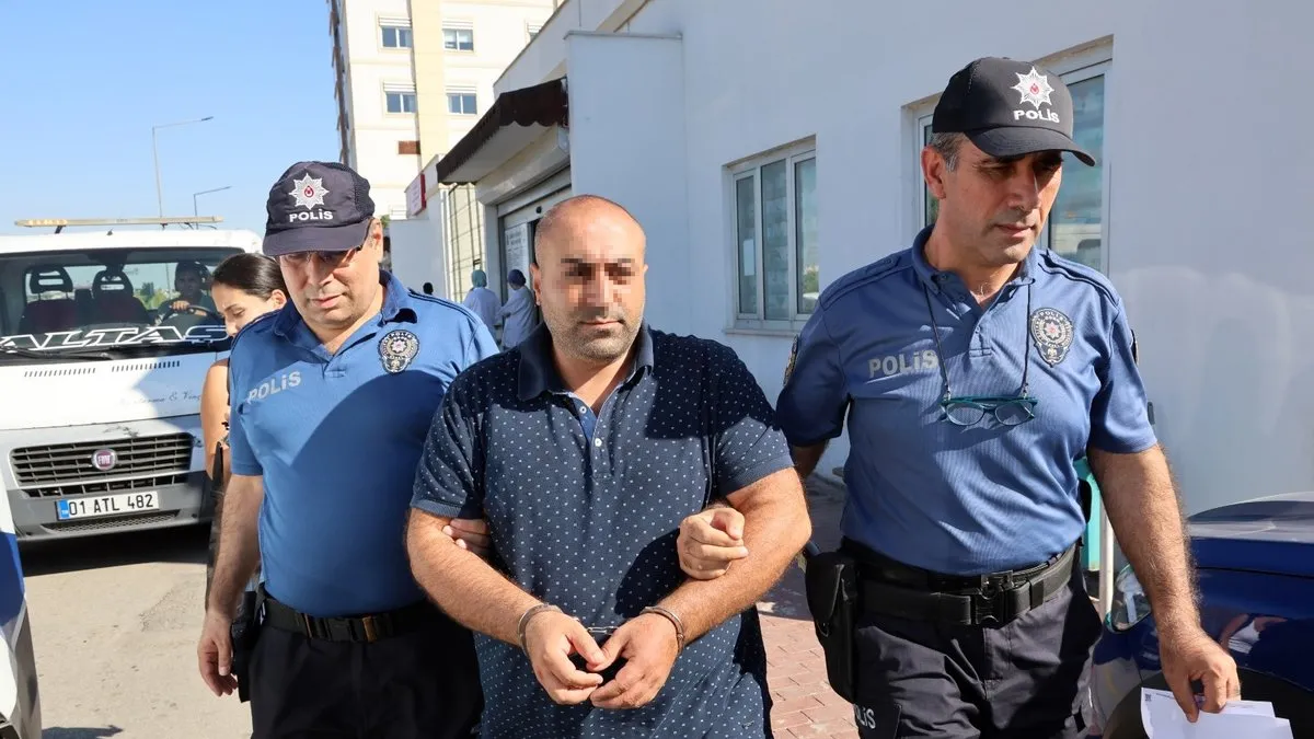 Uyuşturucu sattığını öne sürdüğü komşusunu öldürdü