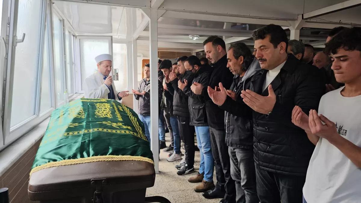Demir Yolu Kazasında 14 Yaşındaki Efe Baran Kazancı Hayatını Kaybetti