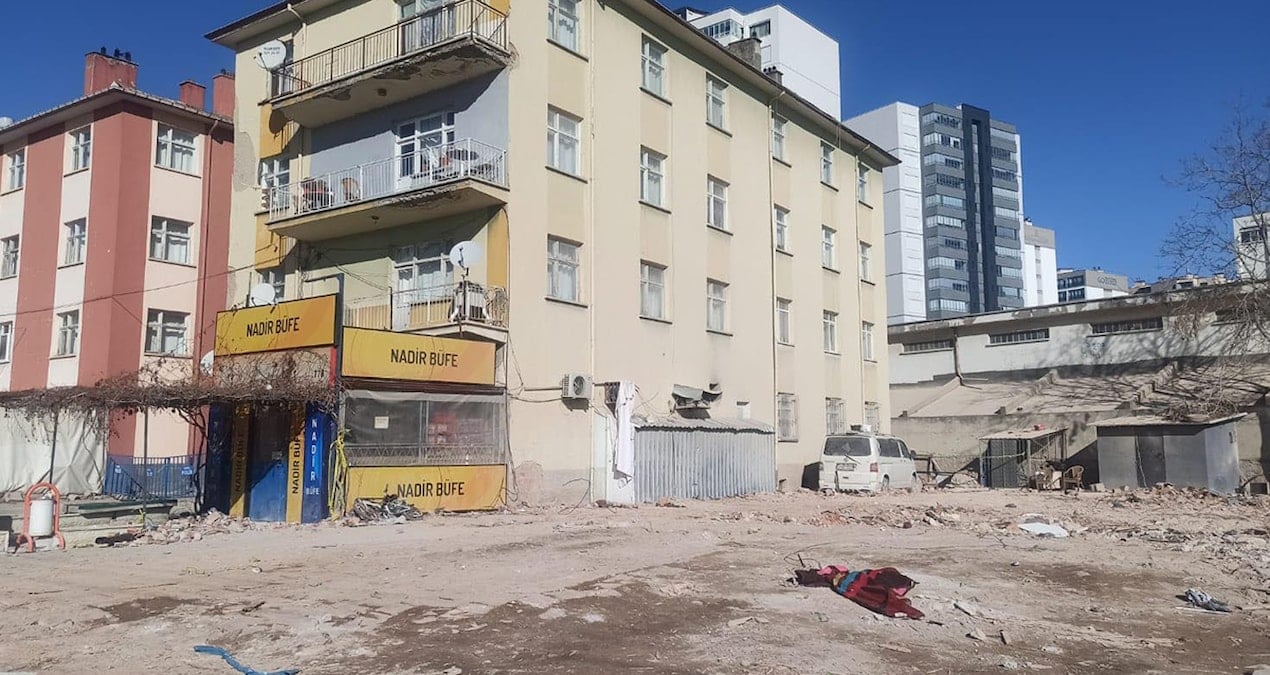 Konya’da çöken binadan kurtulanlar: Çaresiz kaldık