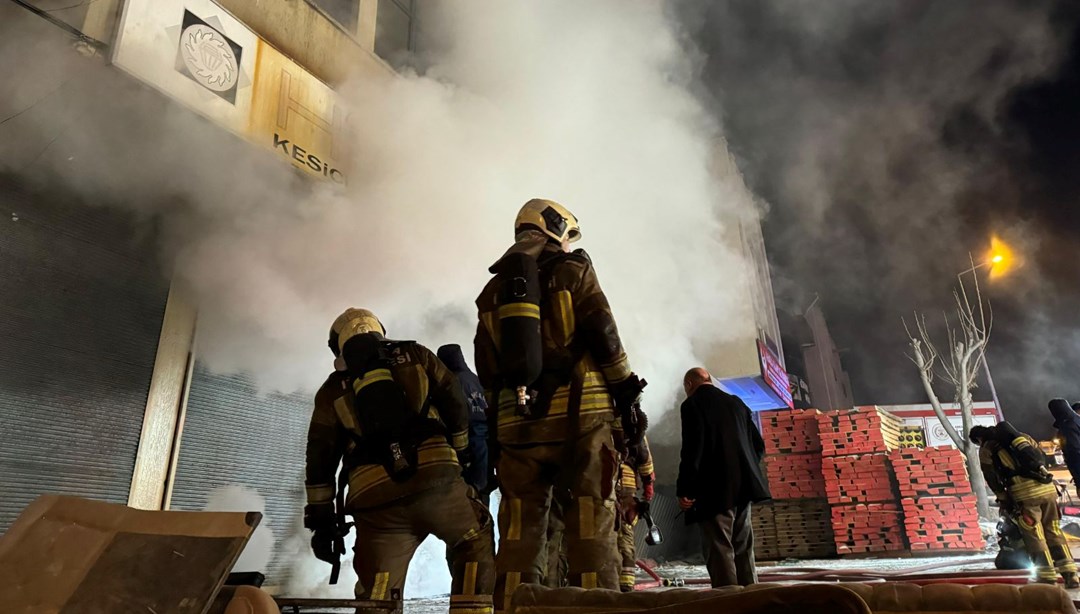 Ankara’da mobilya atölyesinde yangın