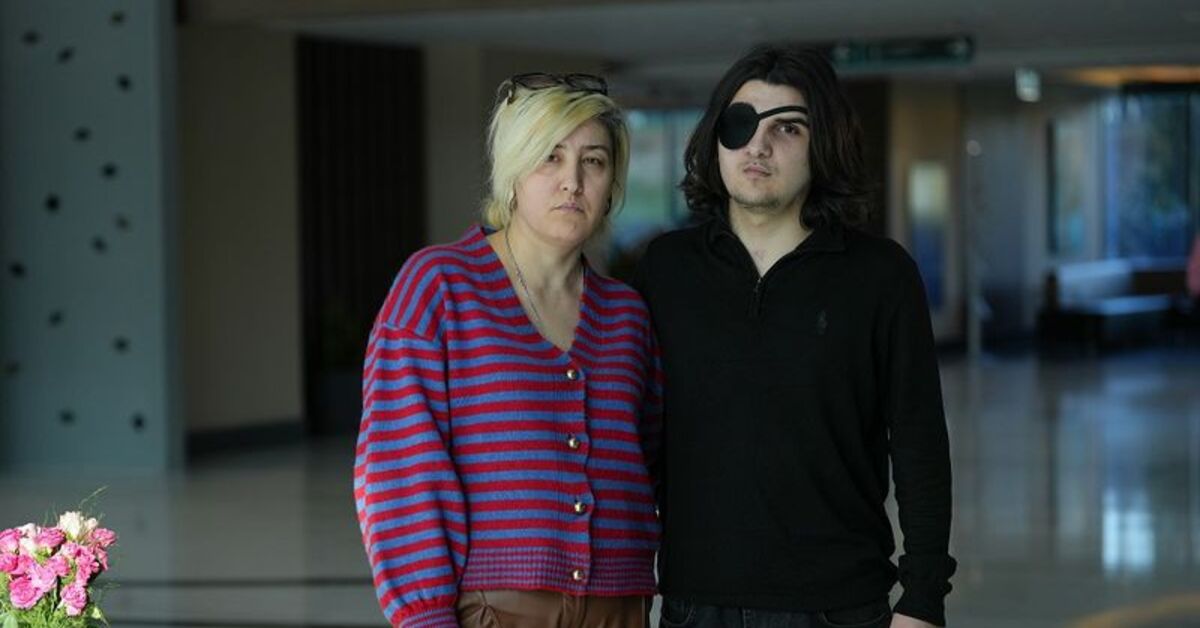 Trafik kazasında yüz kemikleri kırılan 18 yaşındaki genç, Türkiye’de tedaviye alındı