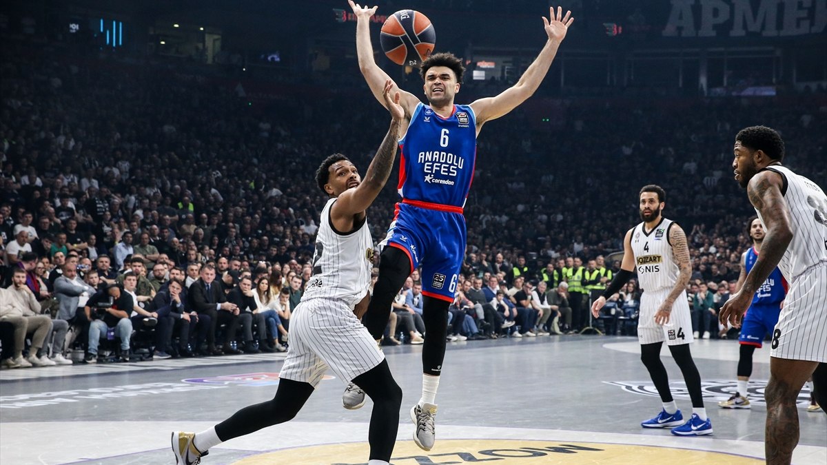 Anadolu Efes, Partizan’ı deplasmanda yendi
