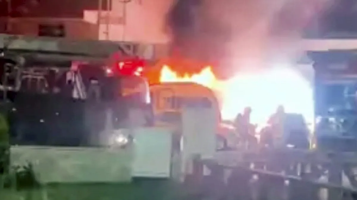 4 otomobil ve bir karavan yangınında kundaklama şüphesi!