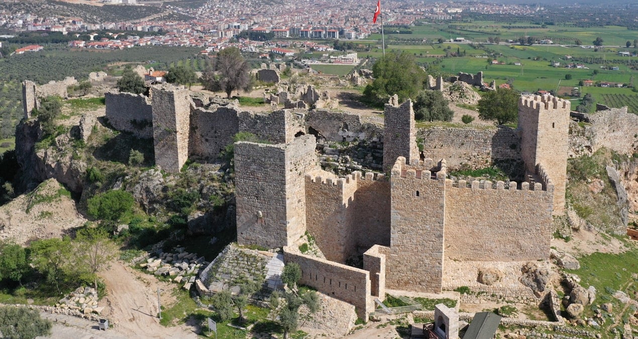 Beçin Kalesi’nin duvarları ve sarnıcı ziyarete açıldı